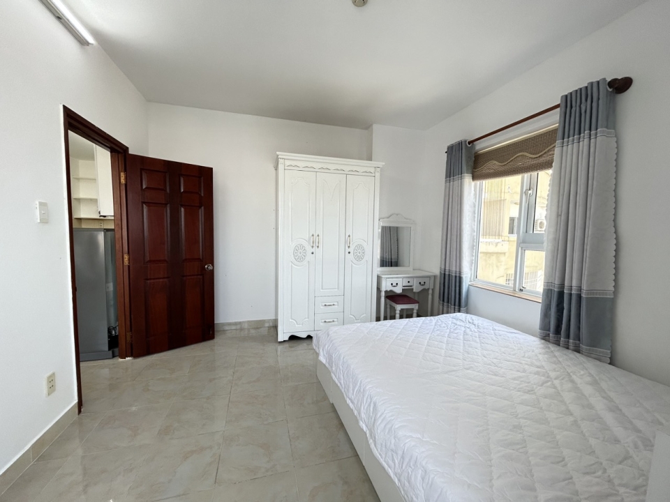 Bán căn hộ góc 1PN, full NT, tầng cao view hồ chung cư OSC Land Vũng Tàu, giá 1 tỷ 450. 