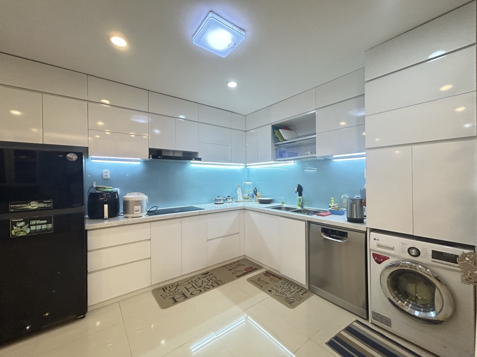 CẦN BÁN CĂN HỘ 2 PN, 105M2, FULL NỘI THẤT HIỆN ĐẠI TẠI  CHUNG CƯ SILVER SEA, 47 BA CU VŨNG TÀU