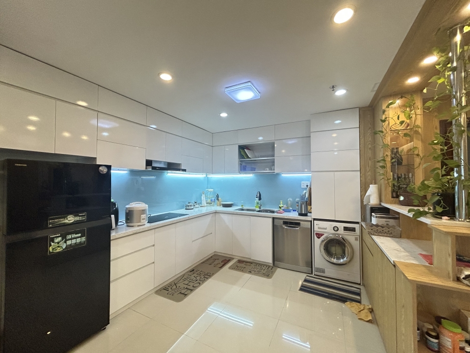 CẦN BÁN CĂN HỘ 2 PN, 105M2, FULL NỘI THẤT HIỆN ĐẠI TẠI  CHUNG CƯ SILVER SEA, 47 BA CU VŨNG TÀU