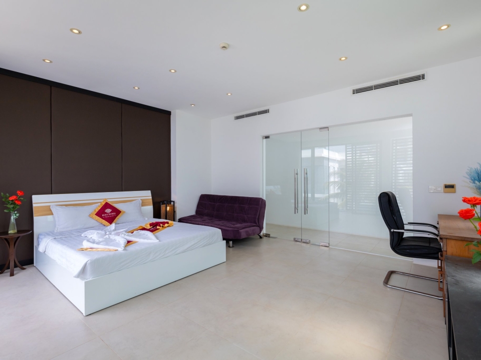 Cho thuê Ruby Villa Diamond 06 ( đi trực diện ra biển tầm 10m ) 