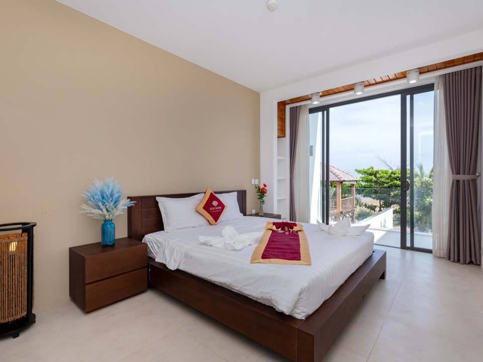 Cho thuê Ruby Villa Diamond 06 ( đi trực diện ra biển tầm 10m ) 