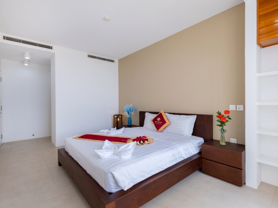 Cho thuê Ruby Villa Diamond 06 ( đi trực diện ra biển tầm 10m ) 