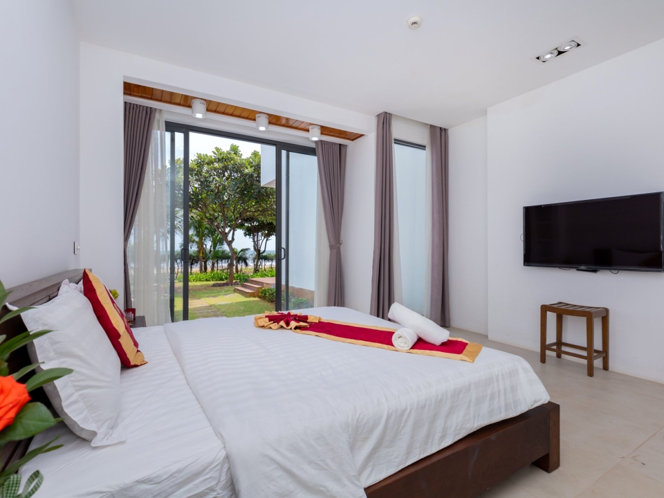 Cho thuê Ruby Villa Diamond 06 ( đi trực diện ra biển tầm 10m ) 