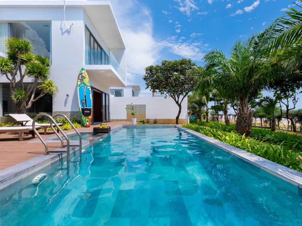 Cho thuê Ruby Villa Diamond 06 ( đi trực diện ra biển tầm 10m ) 