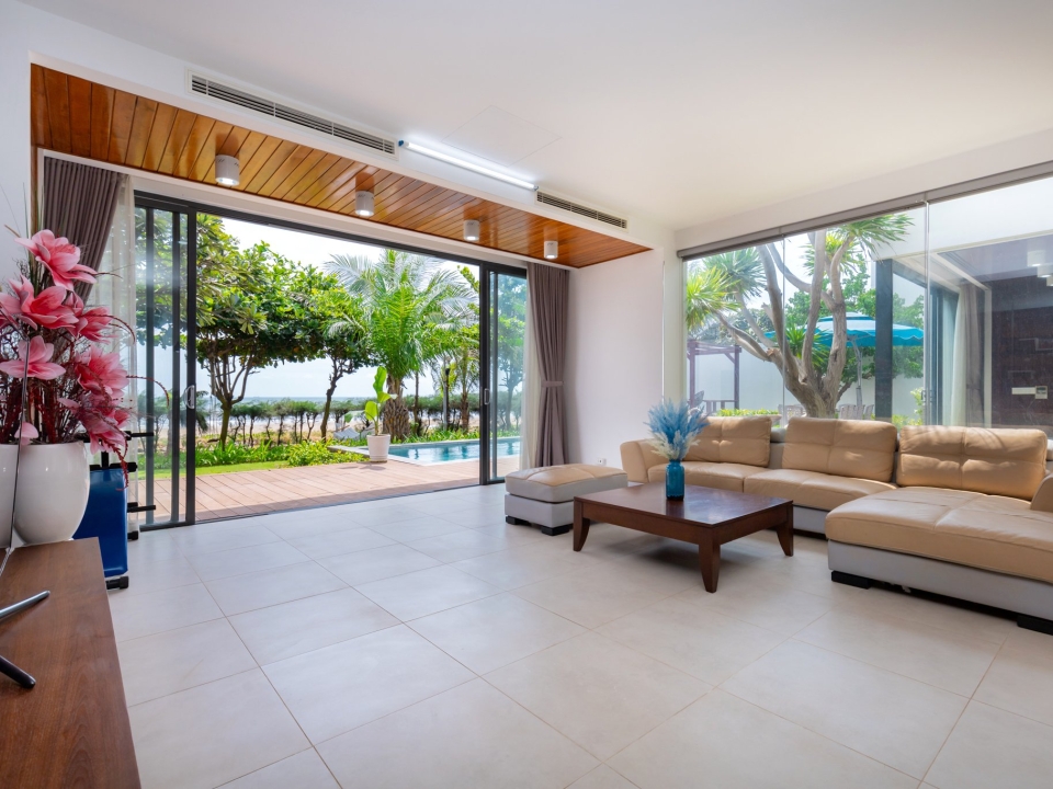 Cho thuê Ruby Villa Diamond 06 ( đi trực diện ra biển tầm 10m ) 