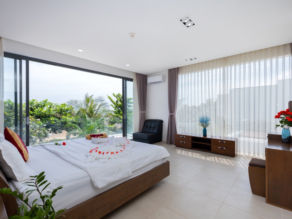 Cho thuê Ruby Villa Diamond 06 ( đi trực diện ra biển tầm 10m ) 