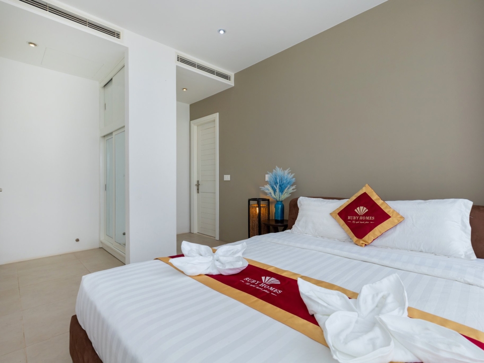 Cho thuê Ruby Villa Diamond 06 ( đi trực diện ra biển tầm 10m ) 