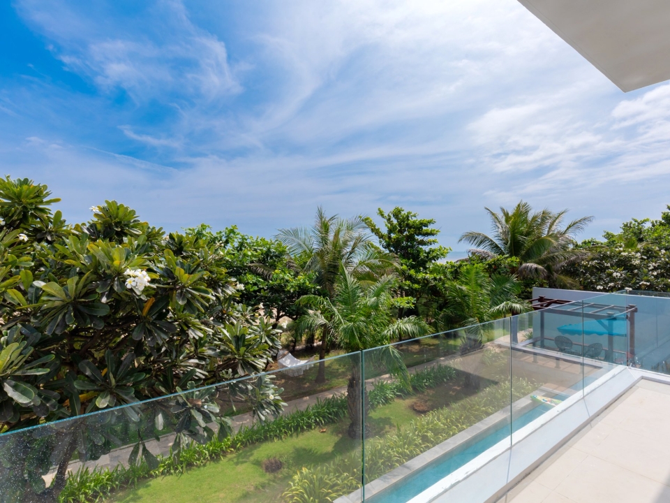 Cho thuê Ruby Villa Diamond 06 ( đi trực diện ra biển tầm 10m ) 