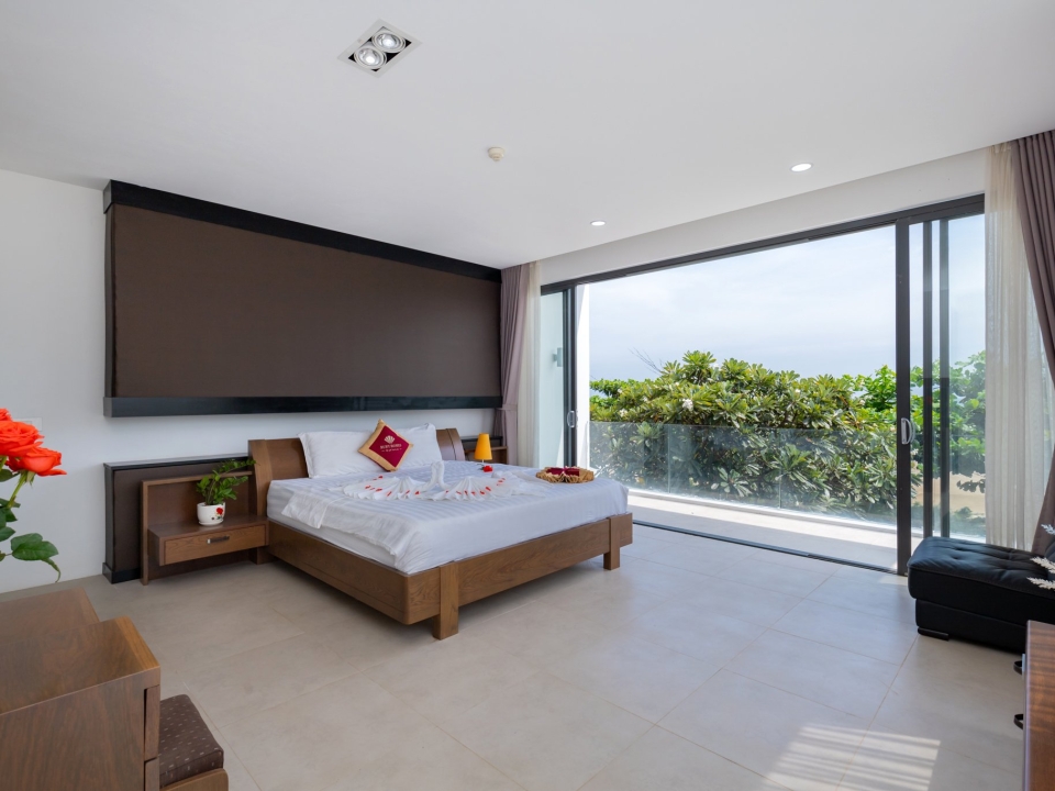 Cho thuê Ruby Villa Diamond 06 ( đi trực diện ra biển tầm 10m ) 