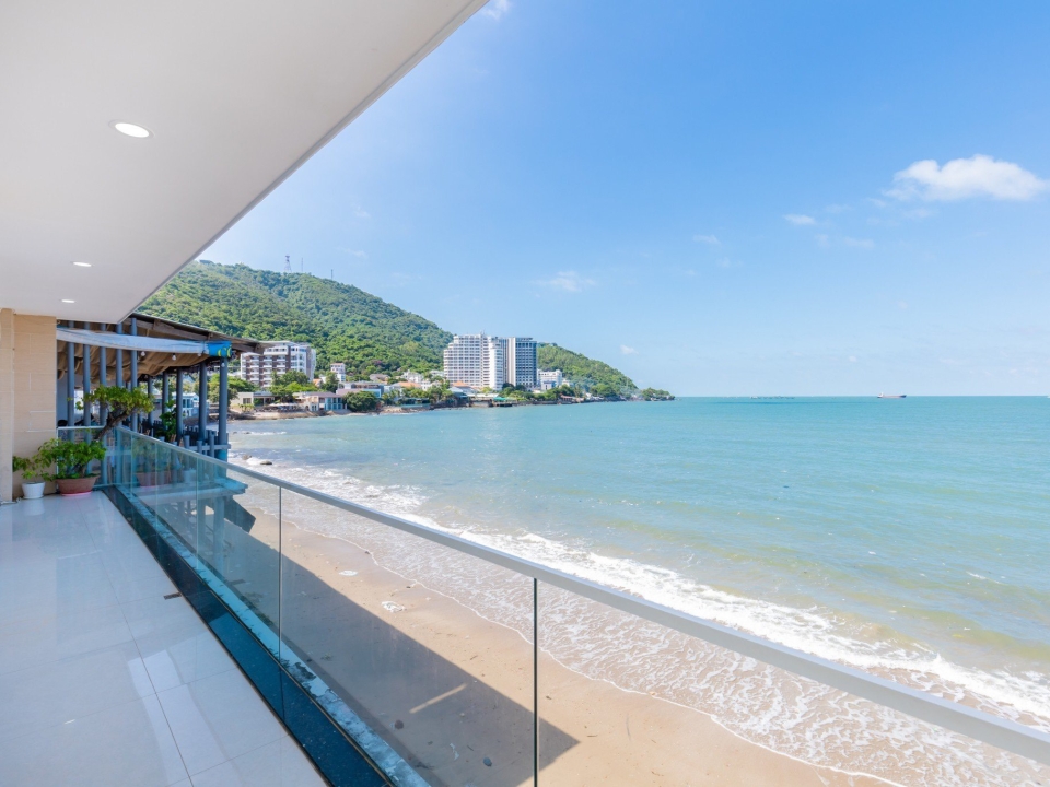 Cho thuê Ruby Villa RL01 - Beach front