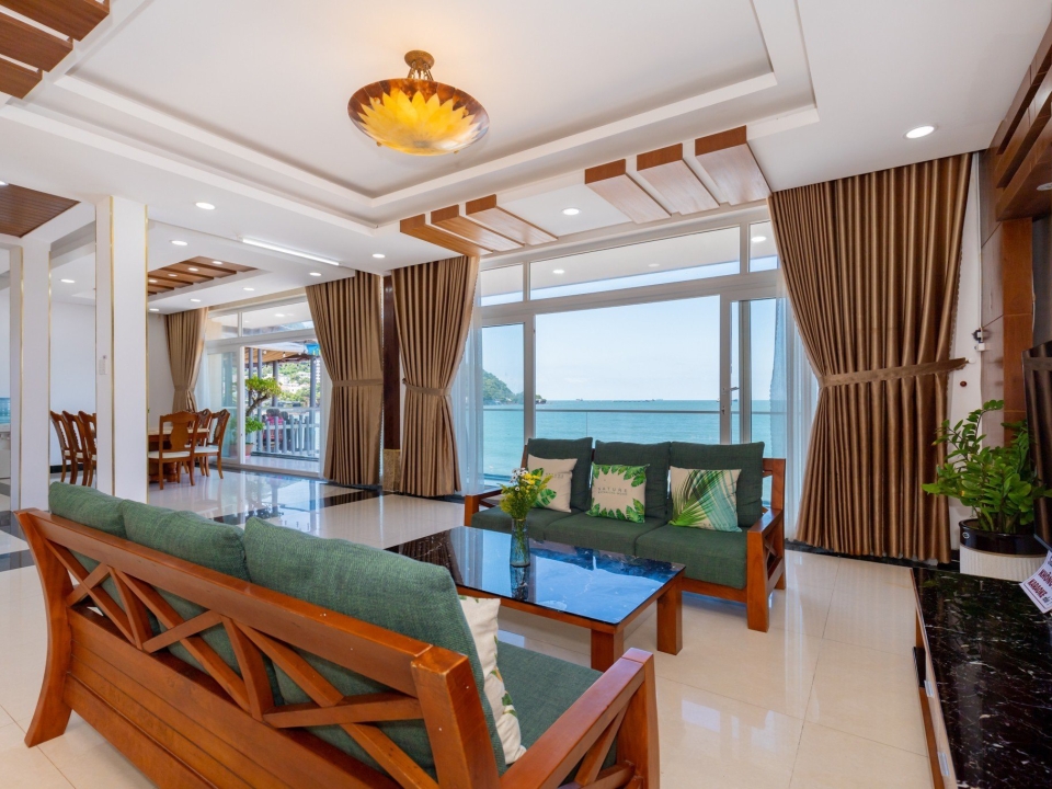 Cho thuê Ruby Villa RL01 - Beach front